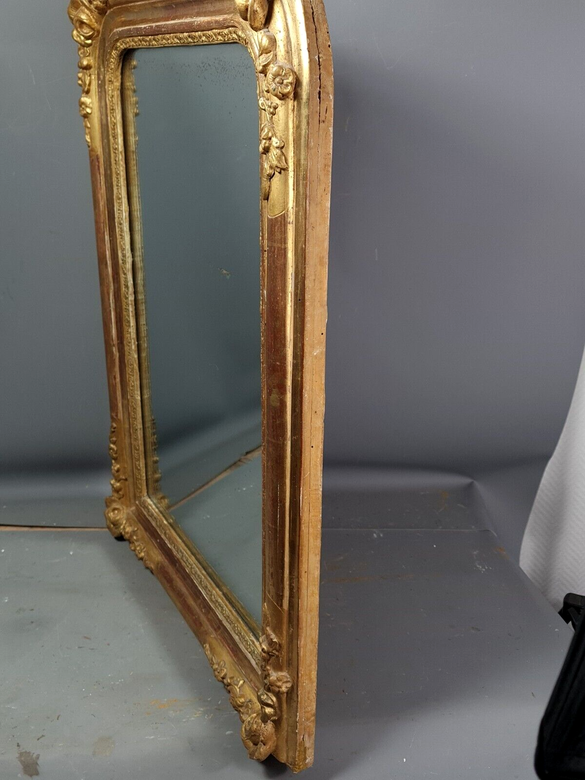 Mirror nineteenth century frame with doucine wood and stucco gilding gold leaf 75x56 cm SB