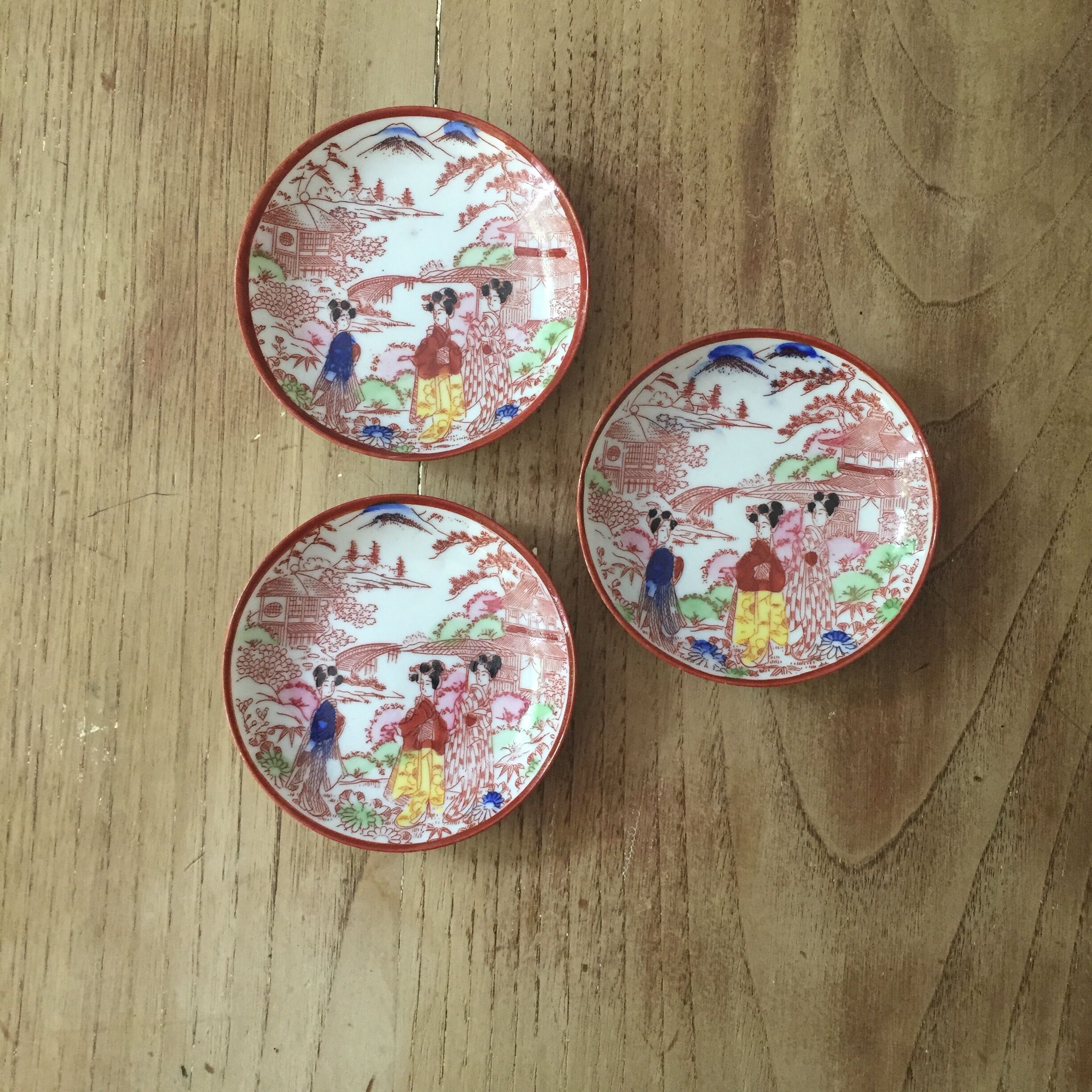 3 japanese cups