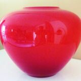 Pot-bellied, art deco vase in speckled ruby red multi-layered glass, white interior
