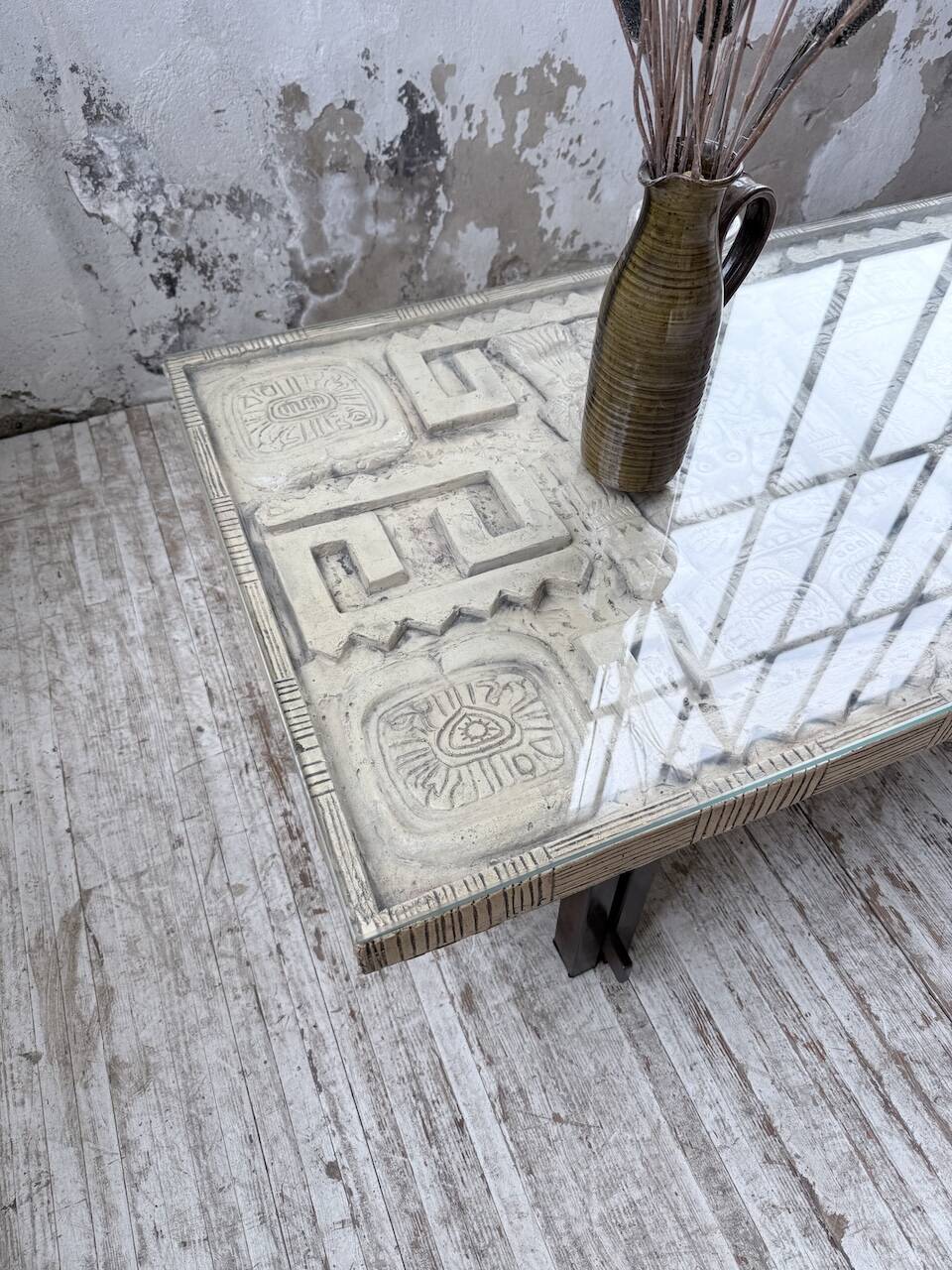 Table basse céramique pierre sculptée style années 50
