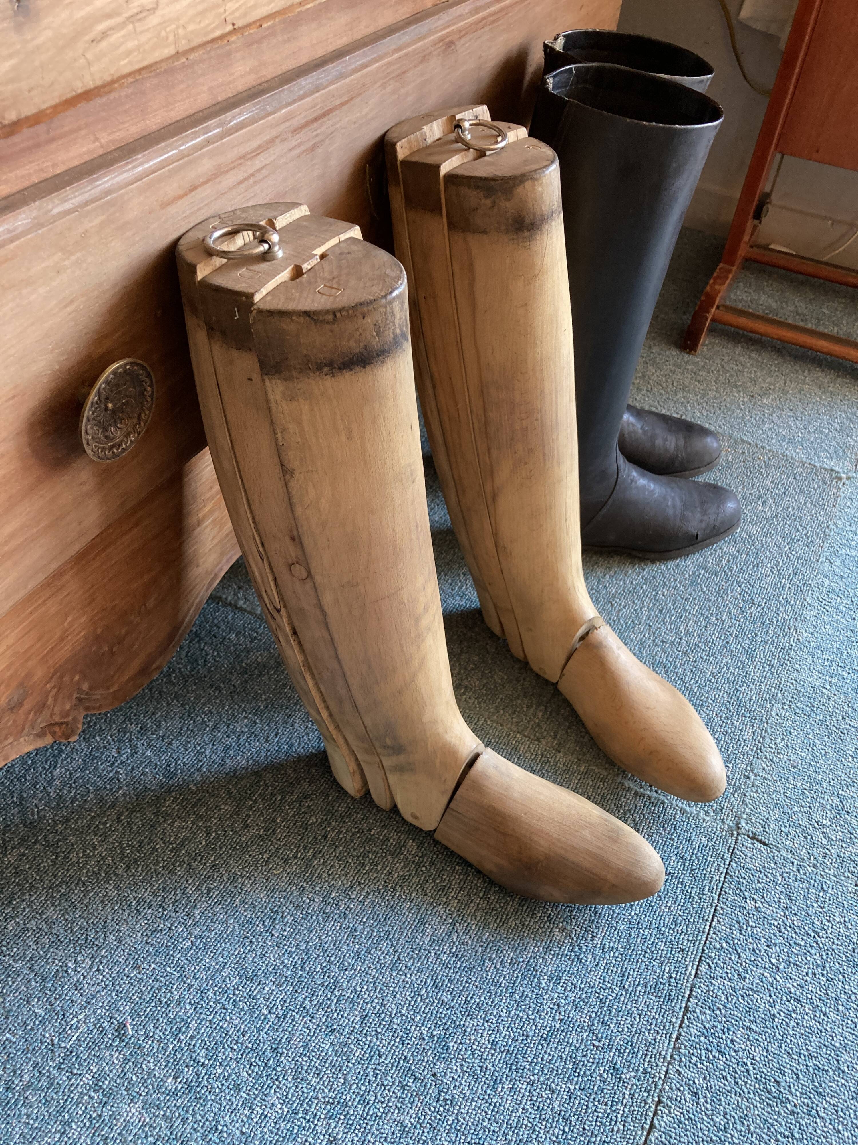 Shoe trees