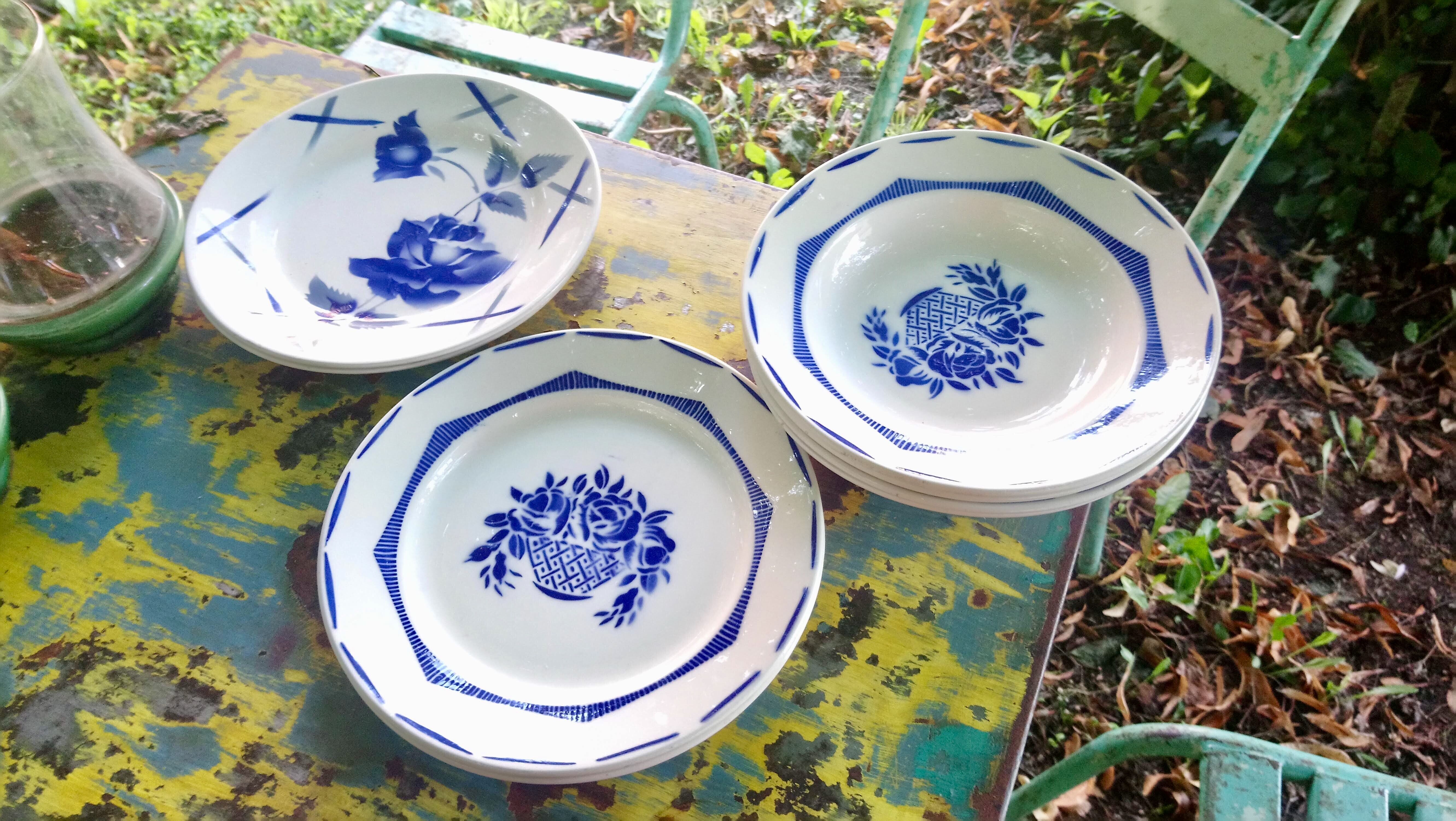 Vintage plates 50's blue