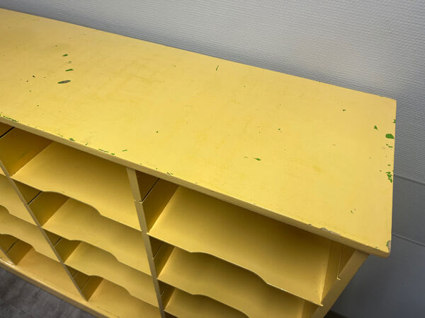 Ancien meuble de métier / casier bois / meuble de tri / comptoir