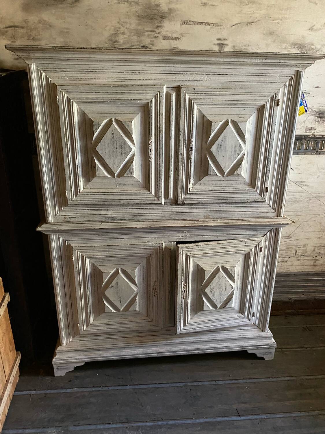 Buffet with 4 doors in Louis XIII style