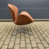 Fritz Hansen Swan chair by Arne Jacobsen in Cognac leather, NEW condition!!