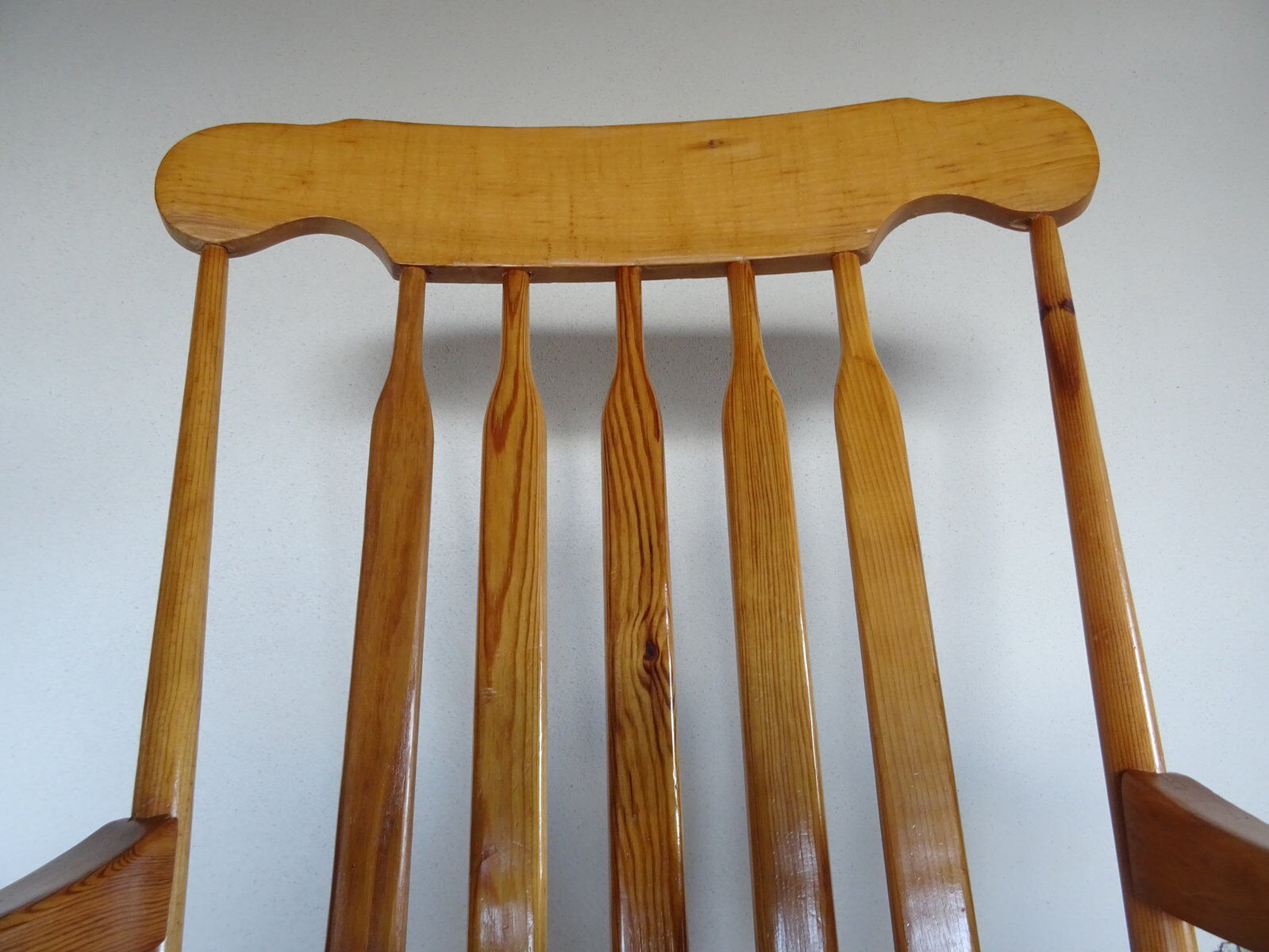 Rocking-chair fan folder