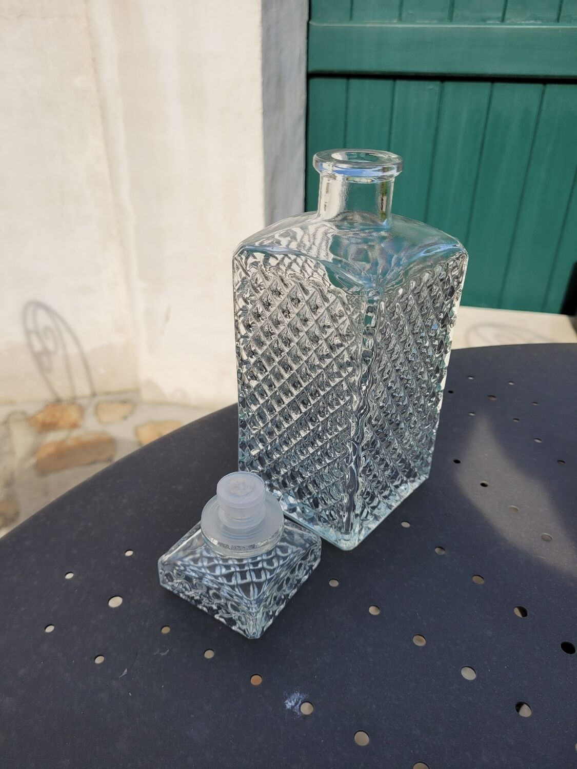 Glass whiskey decanter
