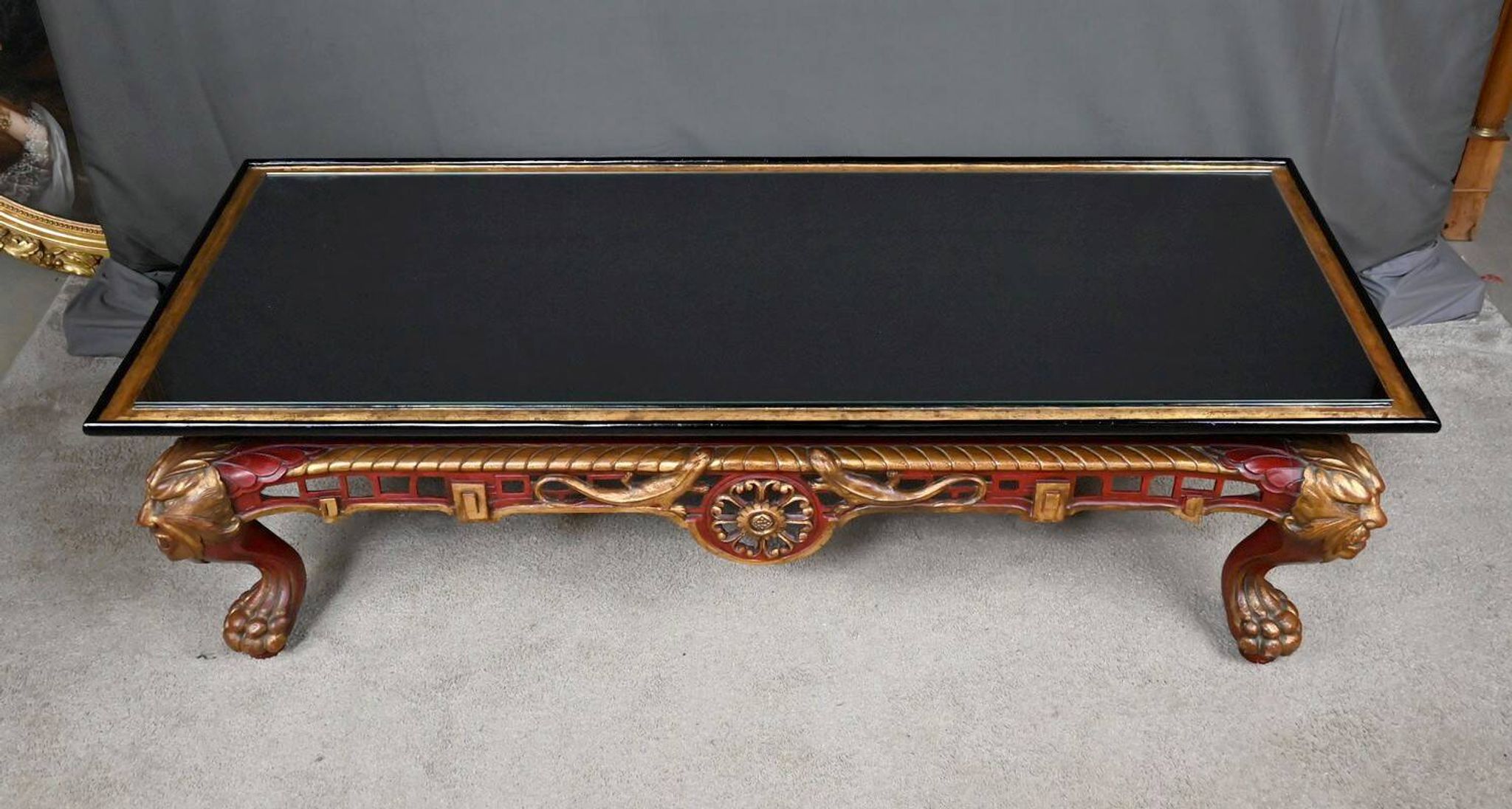 Grande Table Basse Impériale avec plateau de verre, Chine – XXe