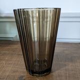 Vase en verre fumé