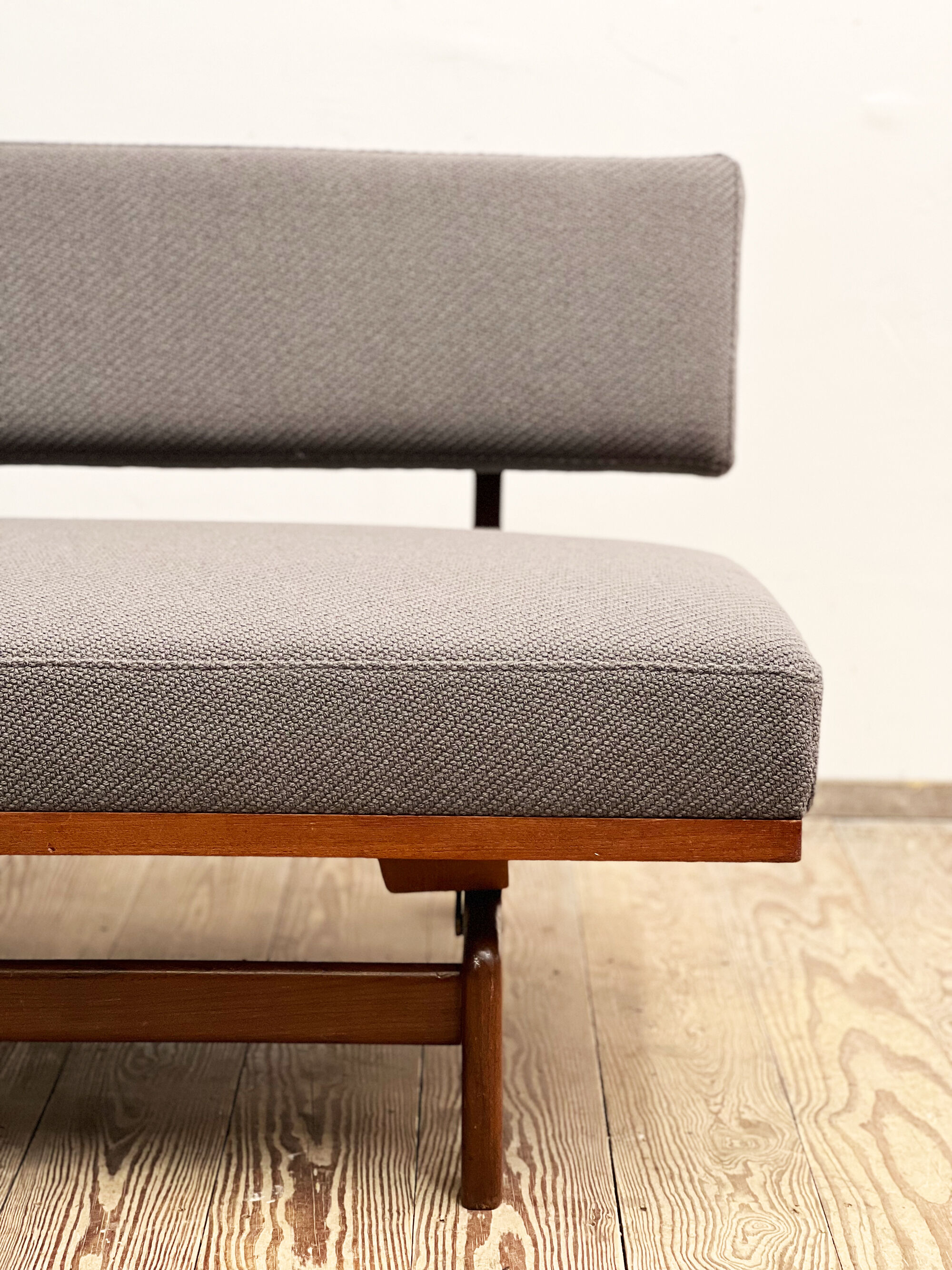 Mid Century Design Extendable Three-Seat Sofa or Daybed by Hans Bellmann for Wilkhahn