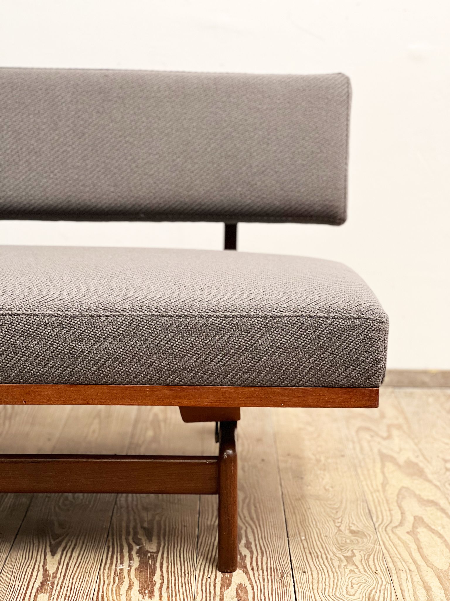 Mid Century Design Extendable Three-Seat Sofa or Daybed by Hans Bellmann for Wilkhahn