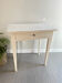 Petite table bois patiné