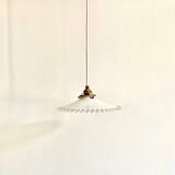Crenellated opaline suspension