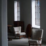 Viggo Boesen, high-back chair in oak and shearling lambskin, modern Danish design, 1950s.