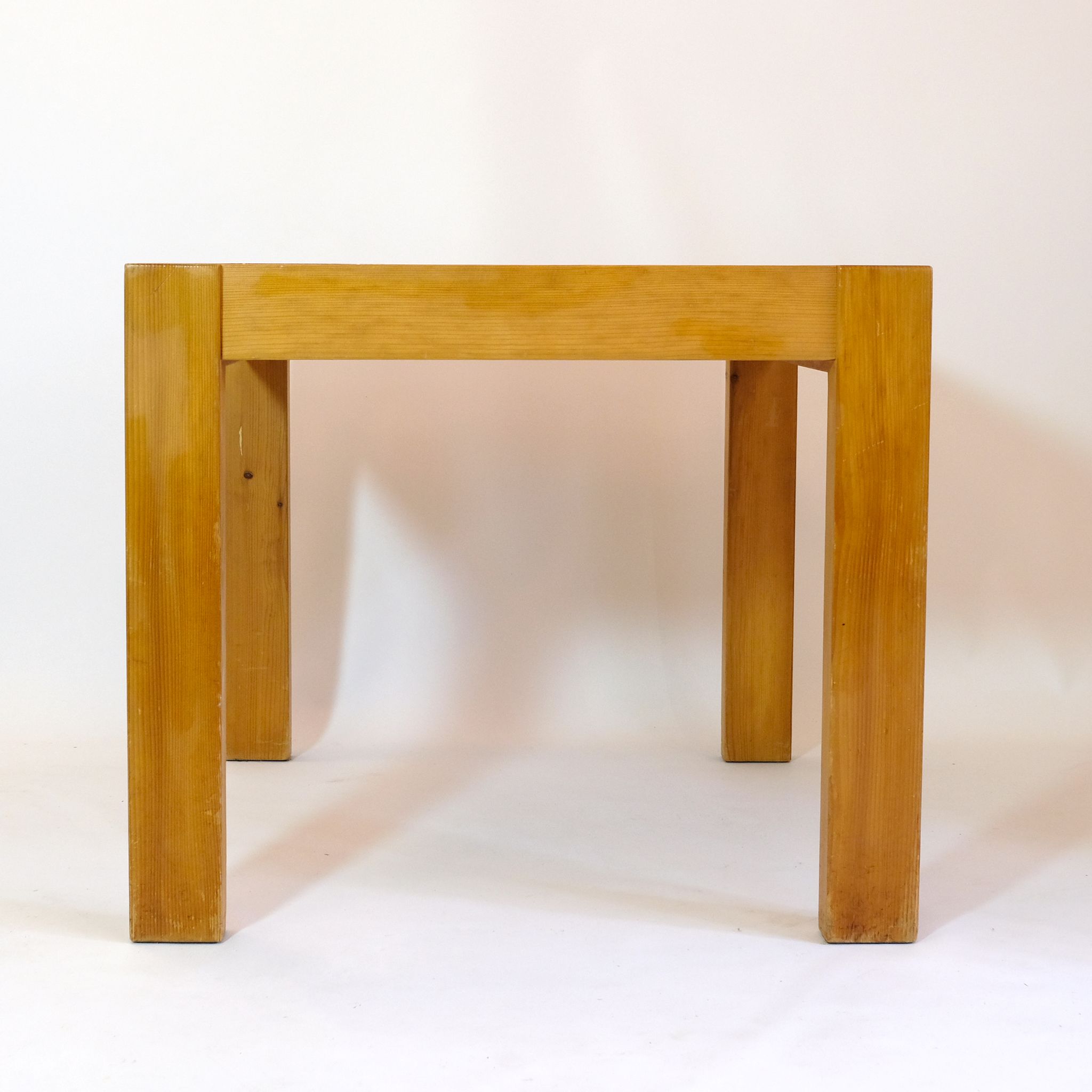 Table à manger en pin à rallonges des années 1980.