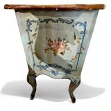 18th century Venetian chest of drawers