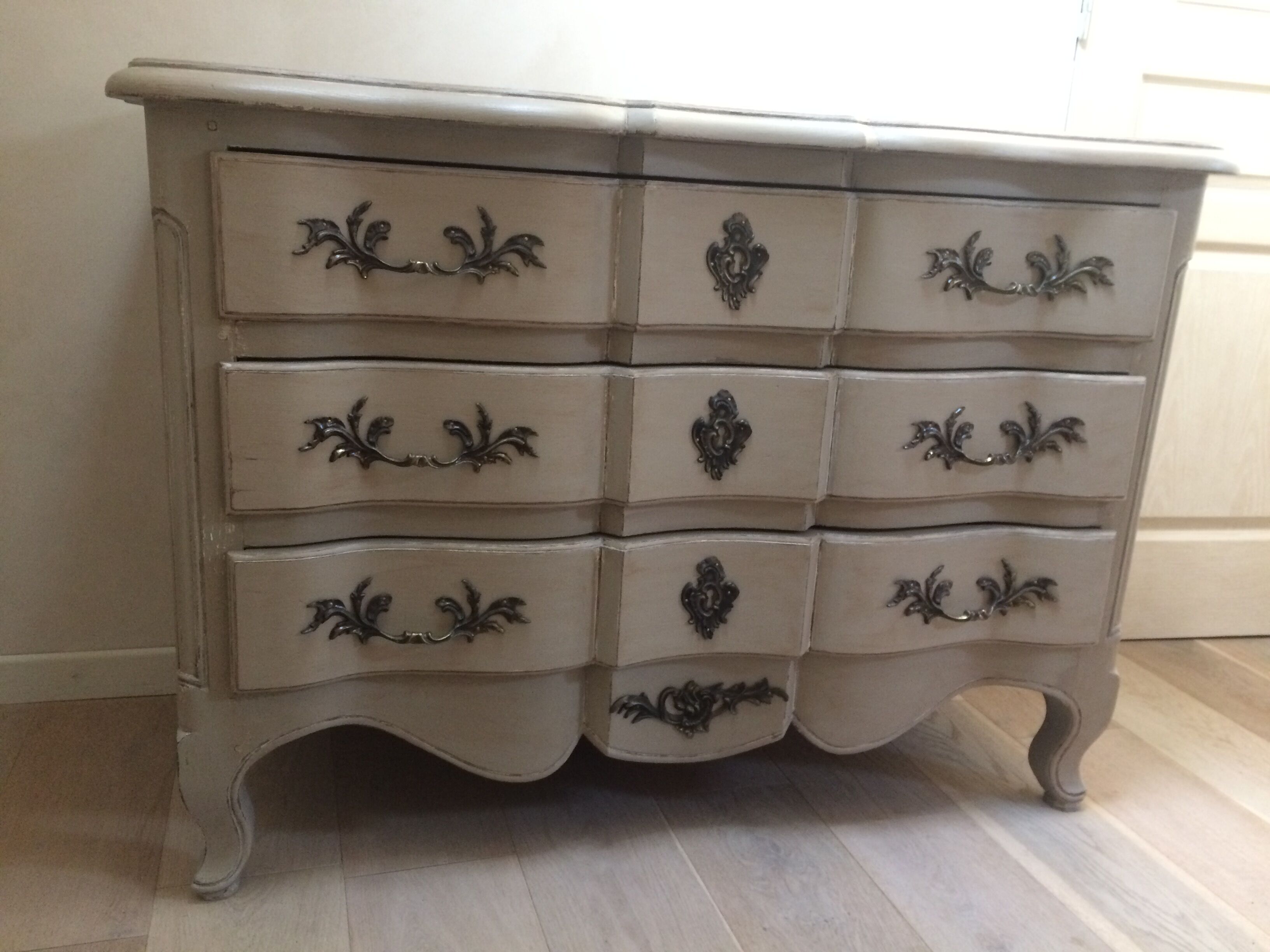 Dresser Louis XV crossbow patina