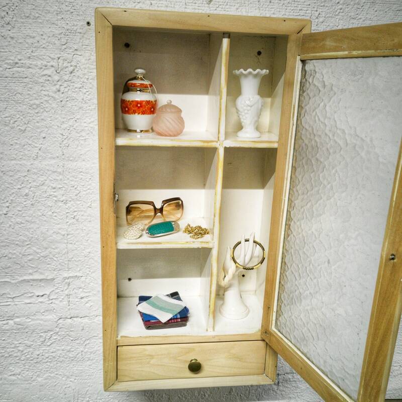 Wall display cabinet