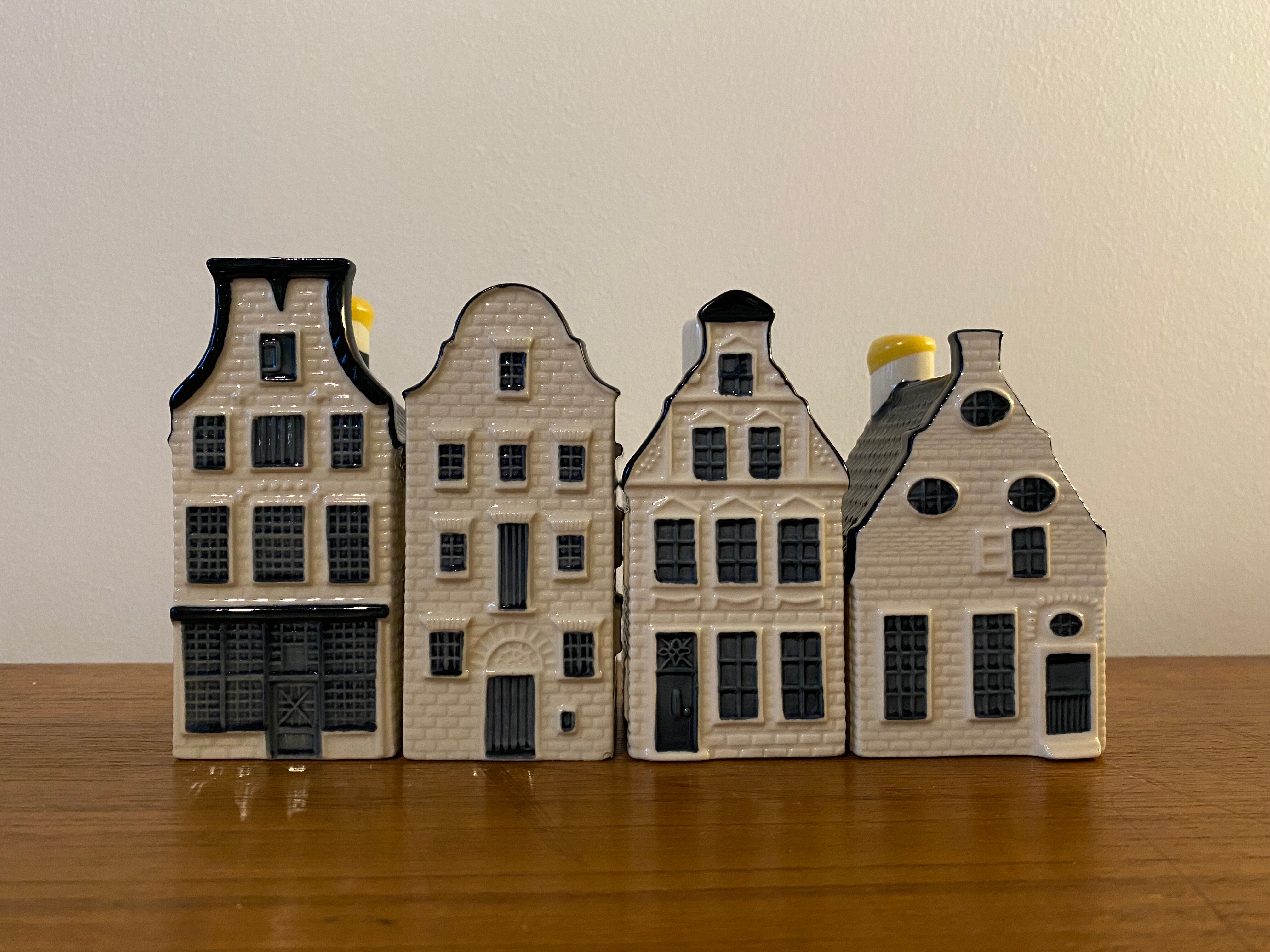 Blue delft's for KLM by BOLS