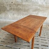 Dining table extendable