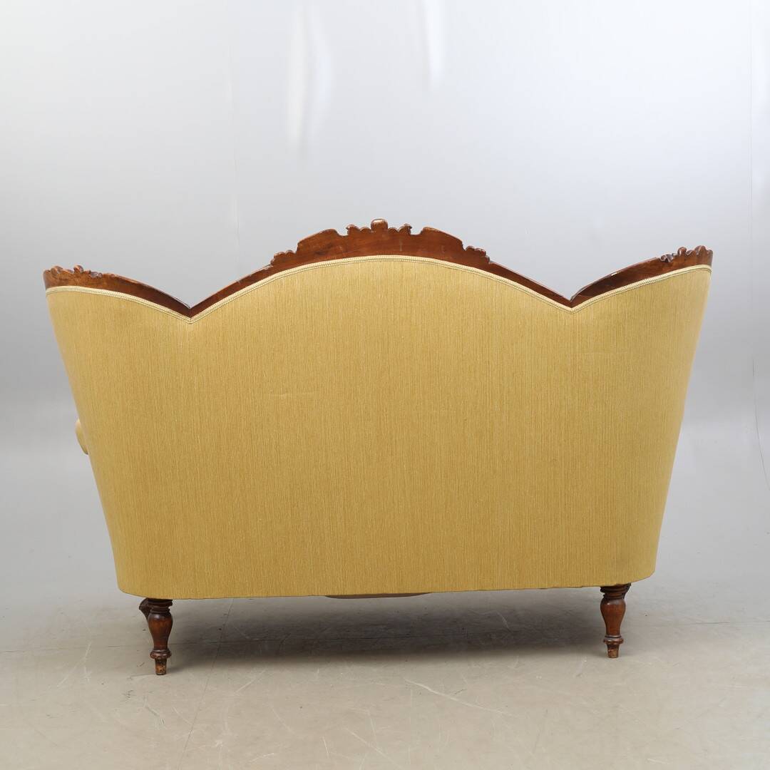 Sofa néo-rococo — Style 19e/20e siècle — Silhouette élégante de salon avec C