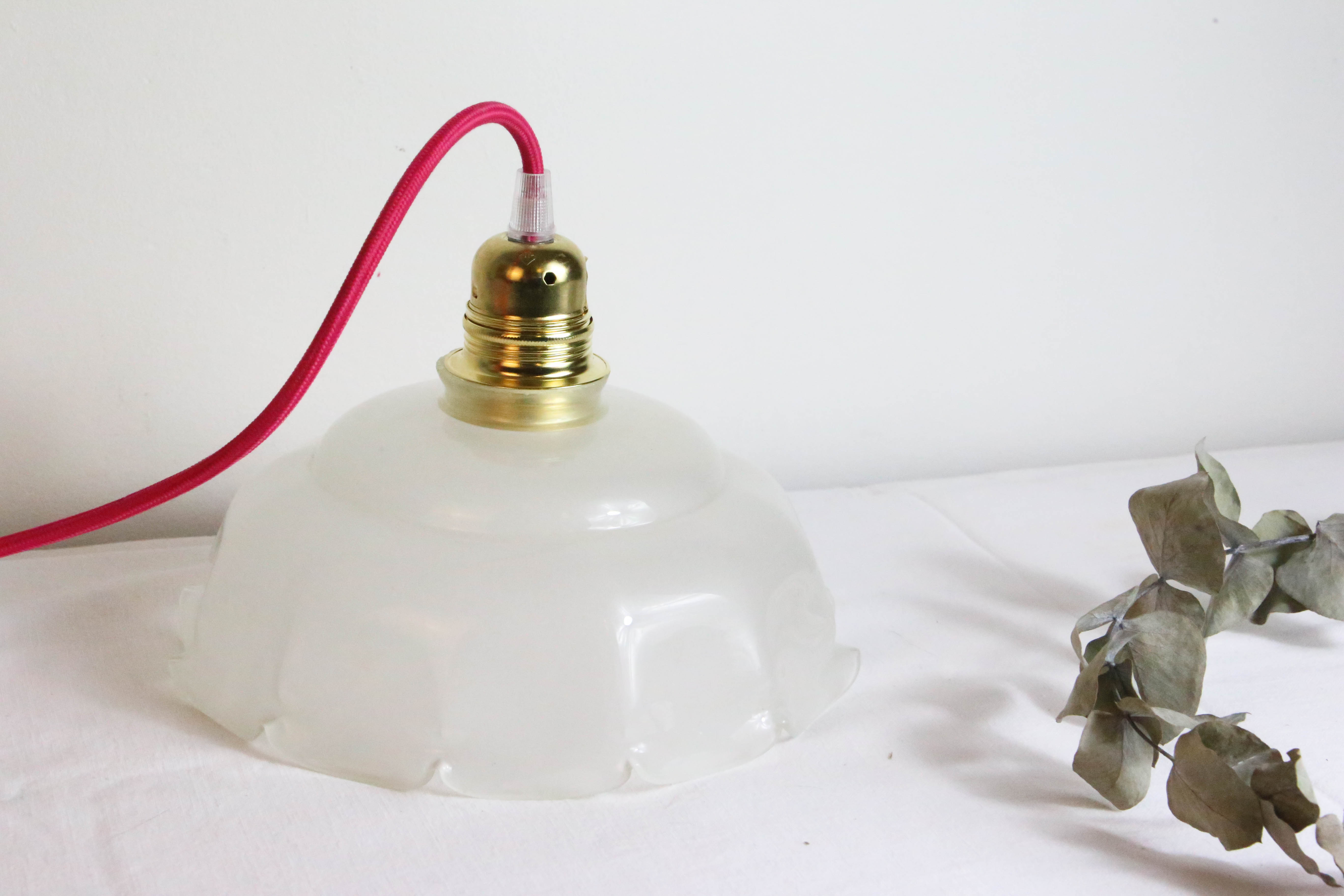 Suspension in white glass, vintage