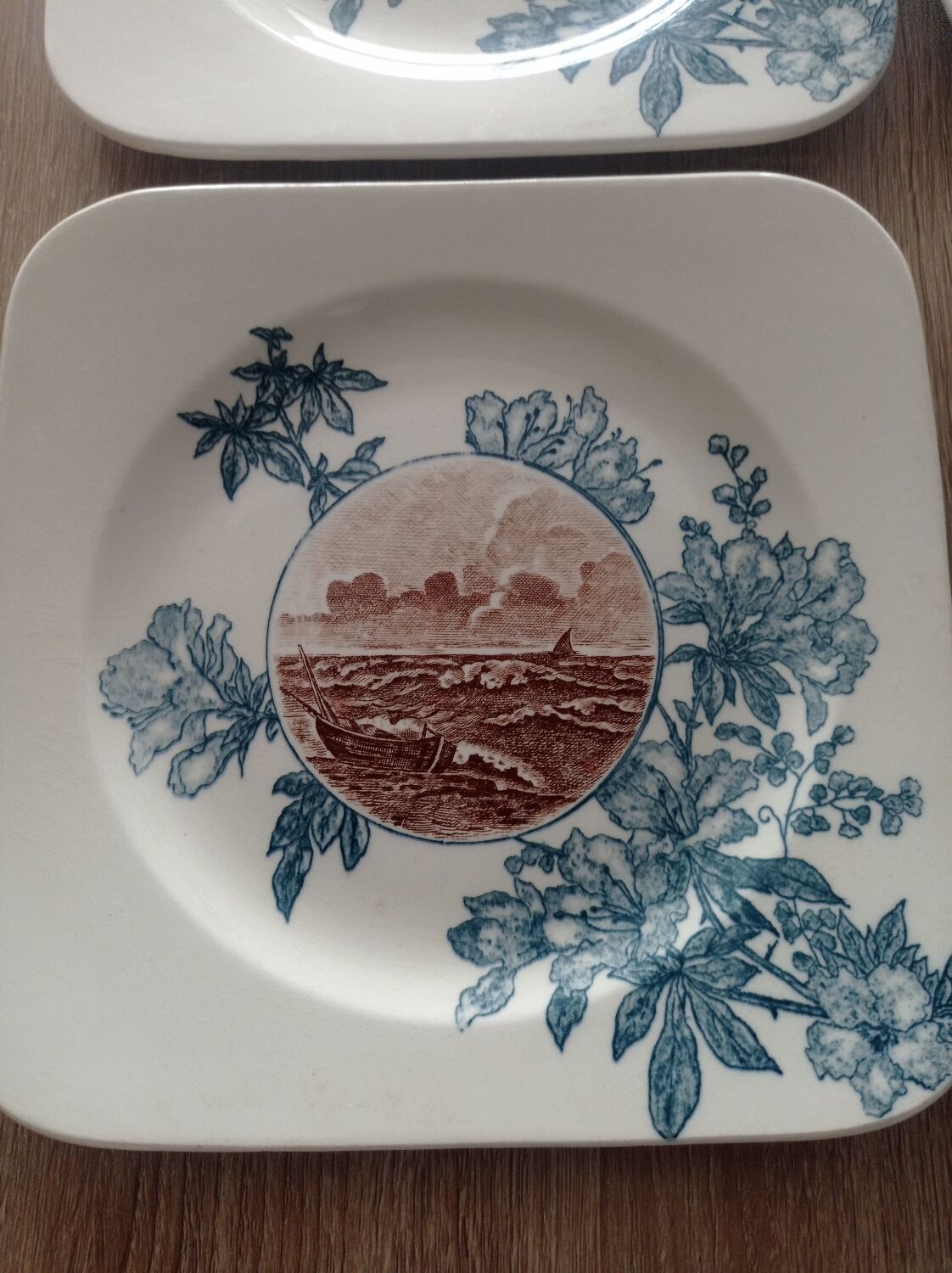 Square plates iron earth