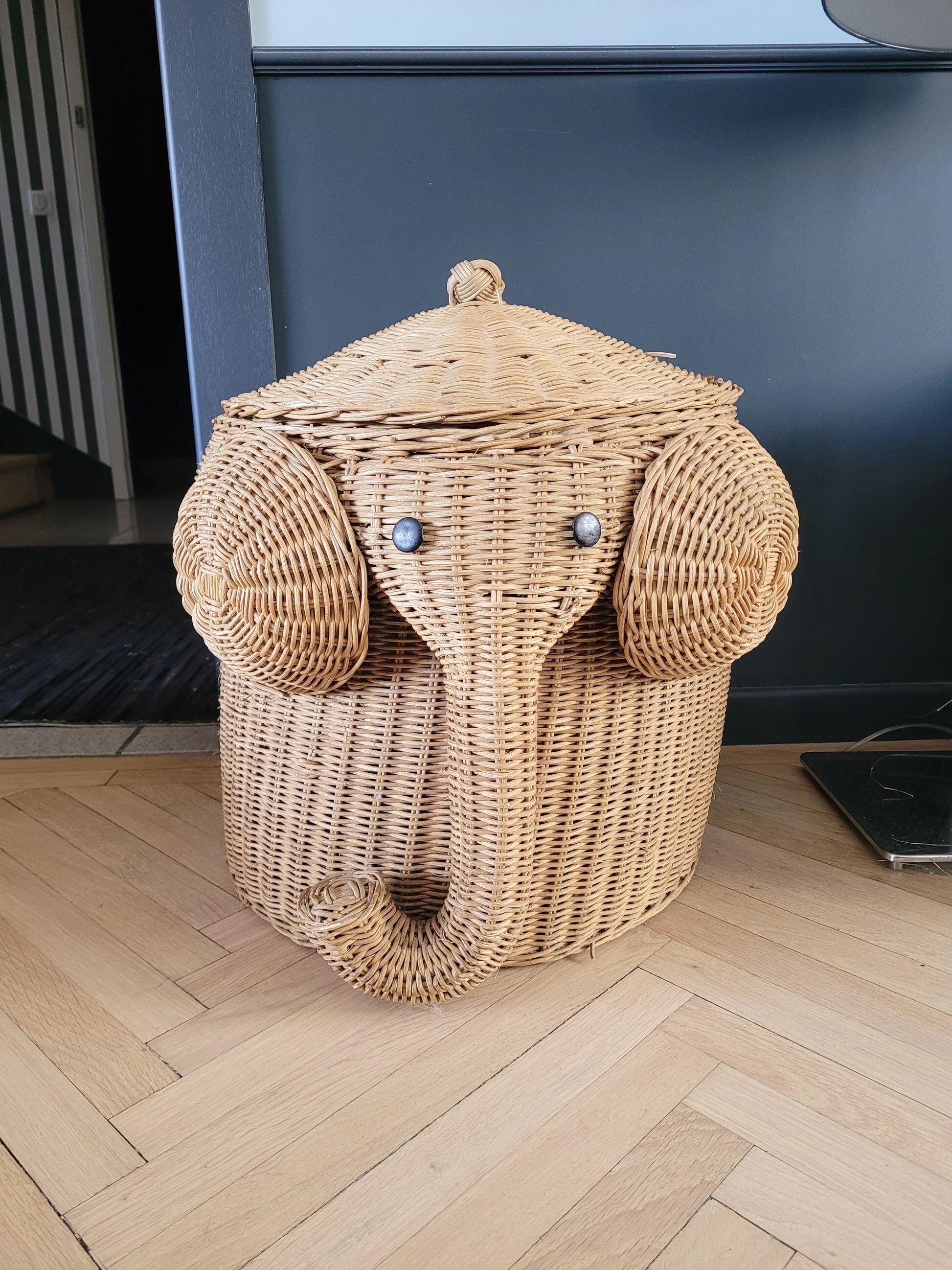 Panière à linge éléphant en rotin