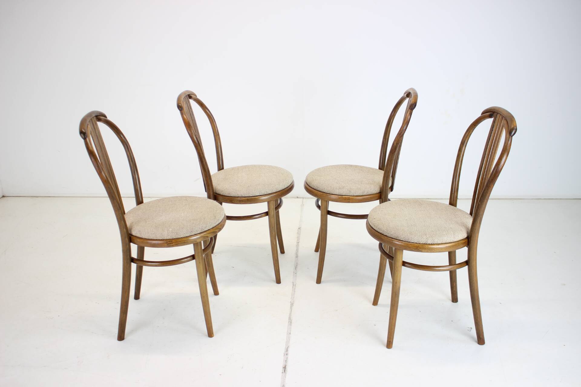 Ensemble de quatre chaises de salle à manger par TON, 1994