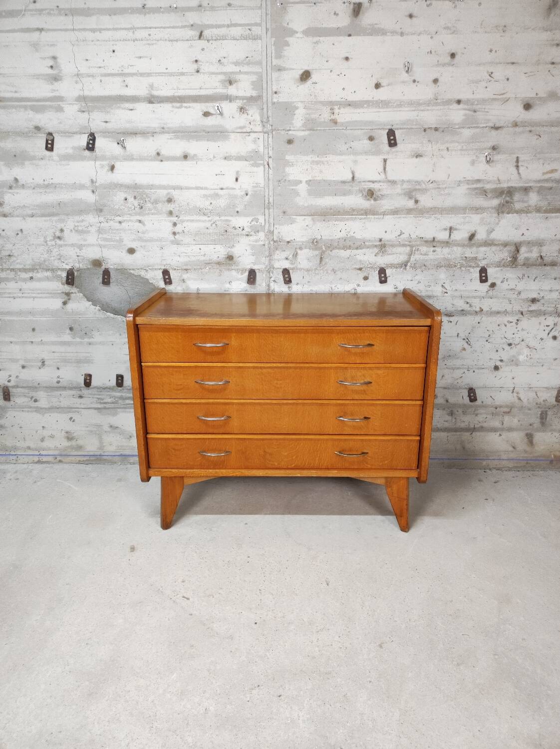 Commode vintage