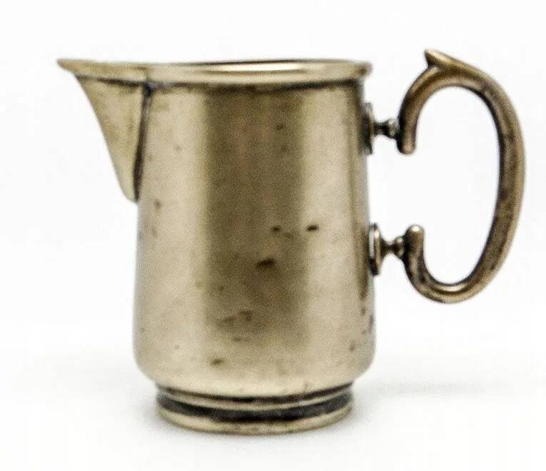 A8C Fraget vintage milk jug