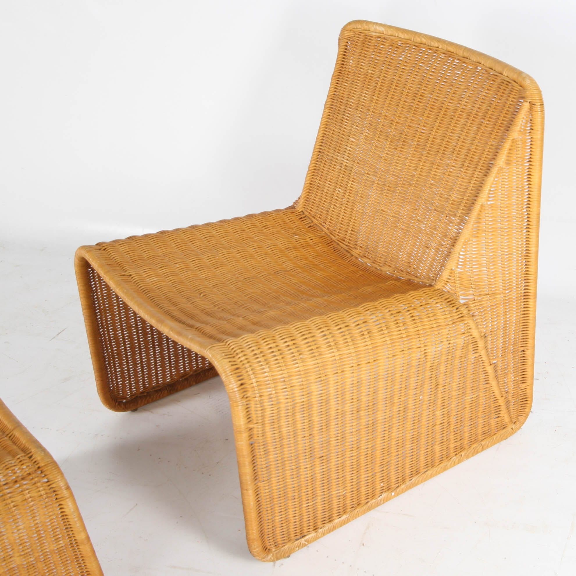 Wicker accent chair and its ottoman