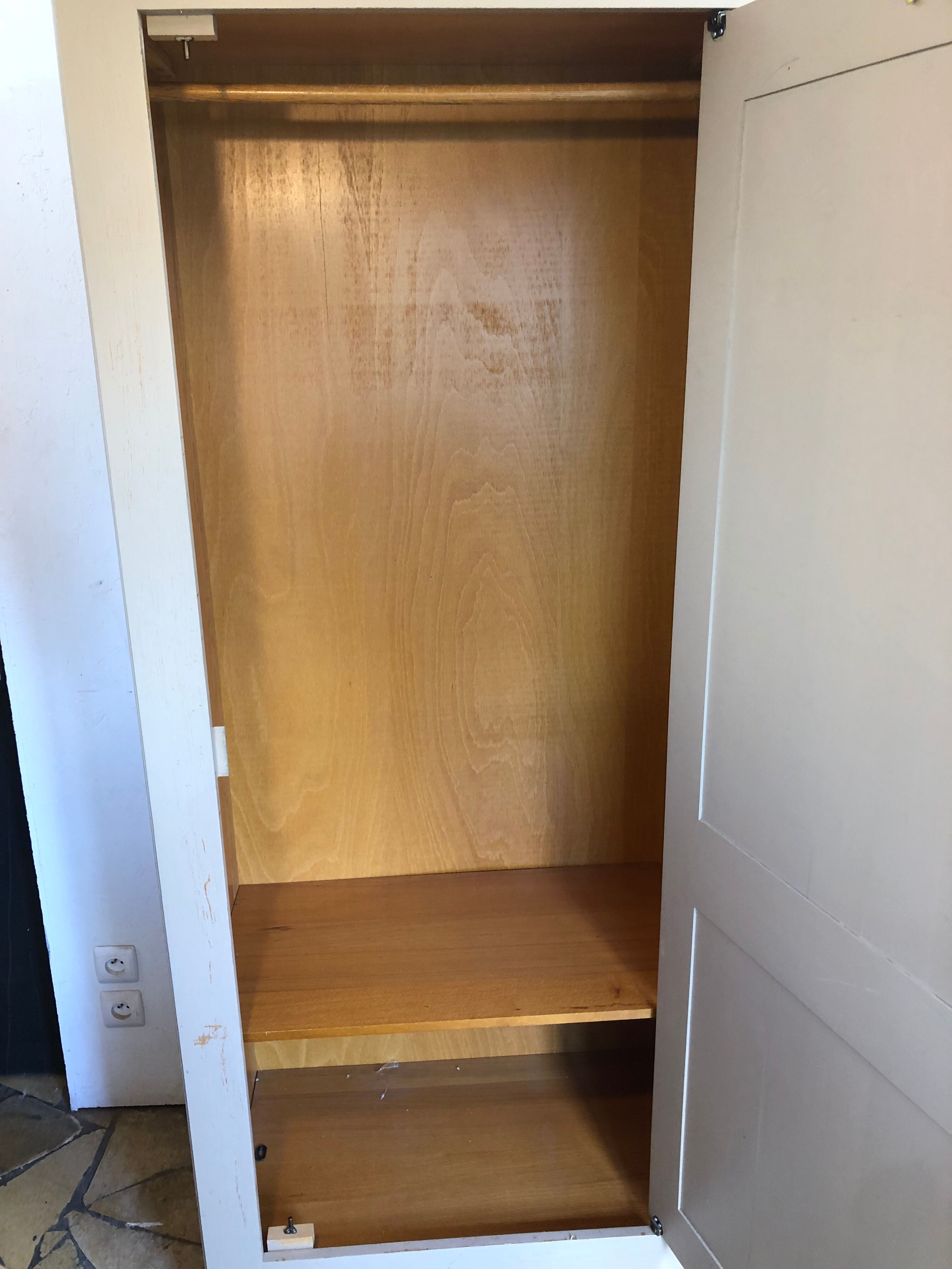 Wardrobe / hosiery maker