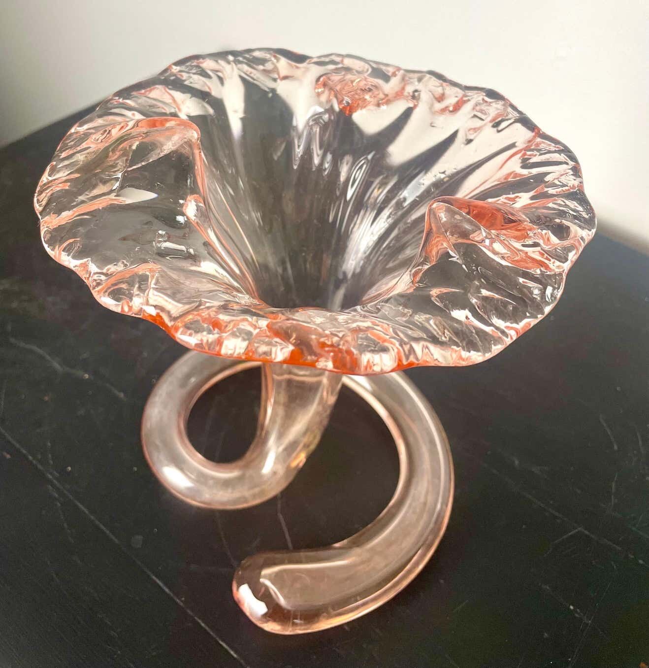 Pink trumpet vase - fleurs-de-lys in blown glass - italy 1970