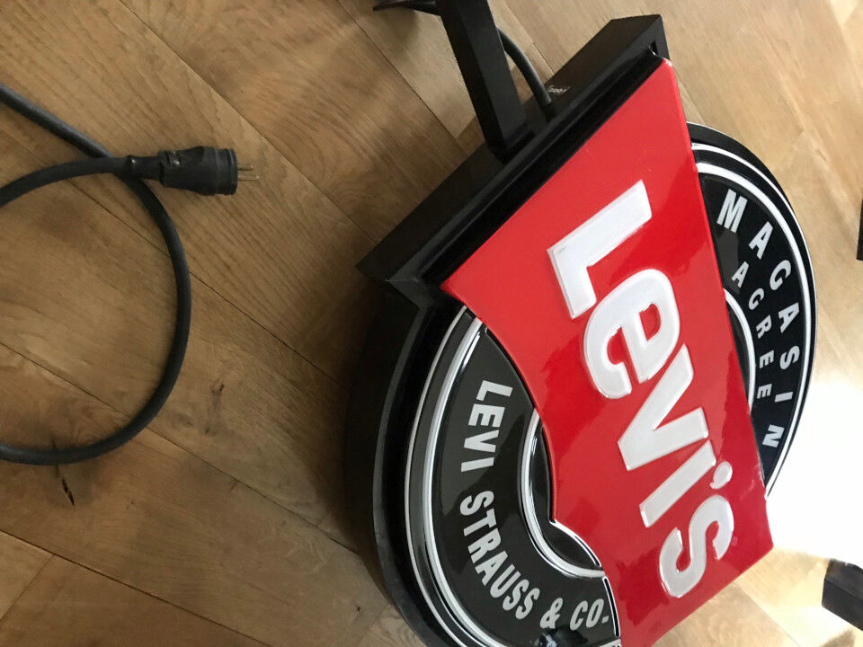 Illuminated sign Levi's Vintage