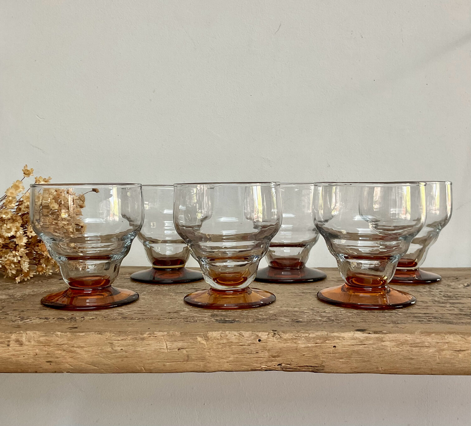 6 vintage glasses with amber feet