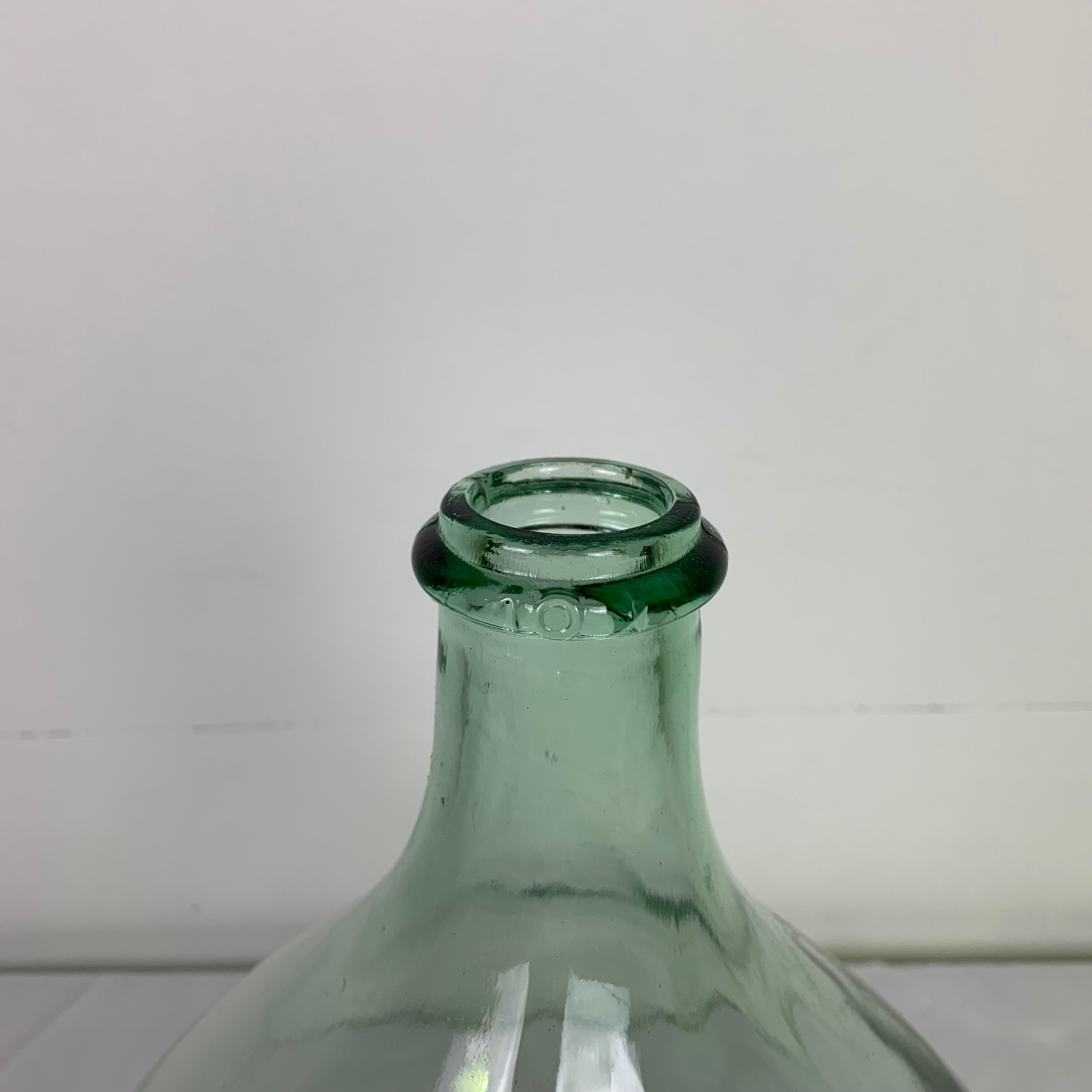Demijohn light green 10L