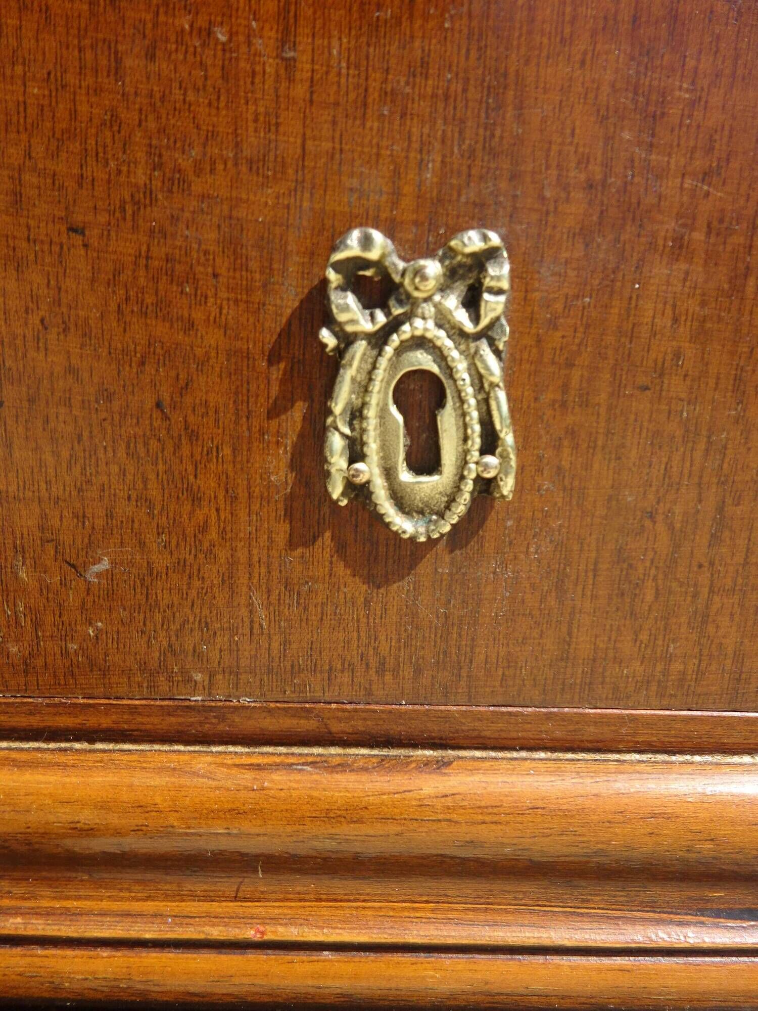 4-drawer chest of drawers, gold ribbon and peacock handles