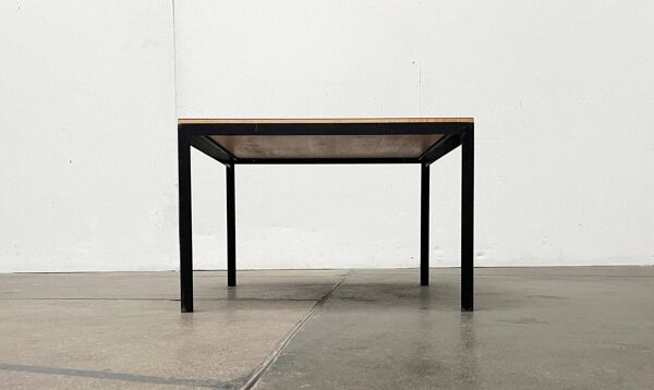 Table d'appoint modèle T-Angle 306 minimaliste du milieu du siècle par Florence Knoll pour Knoll International, années 1950