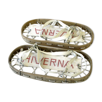 Pair of snowshoes wood - hiverna -france
