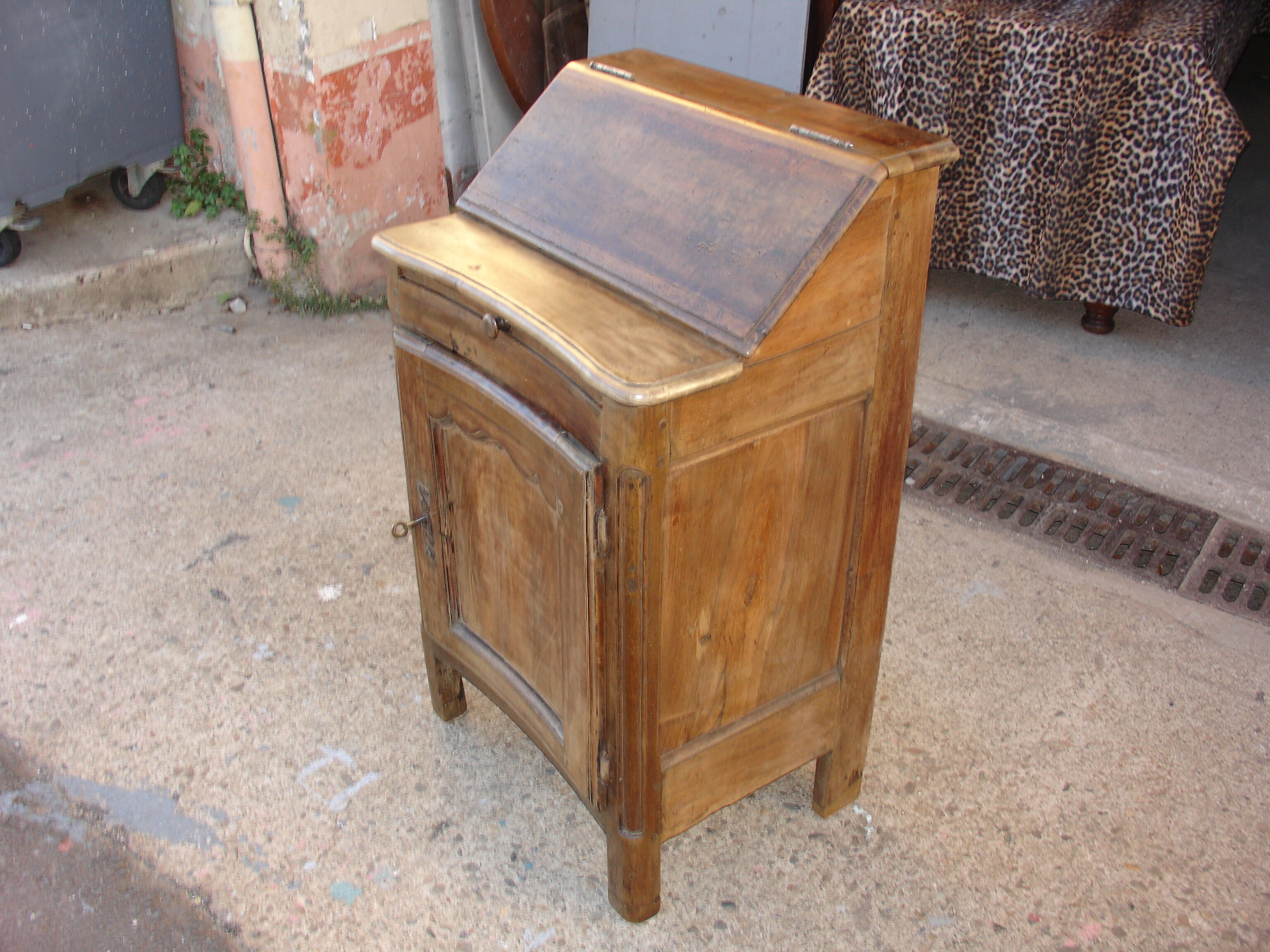 Scriban time Louis XIV Walnut