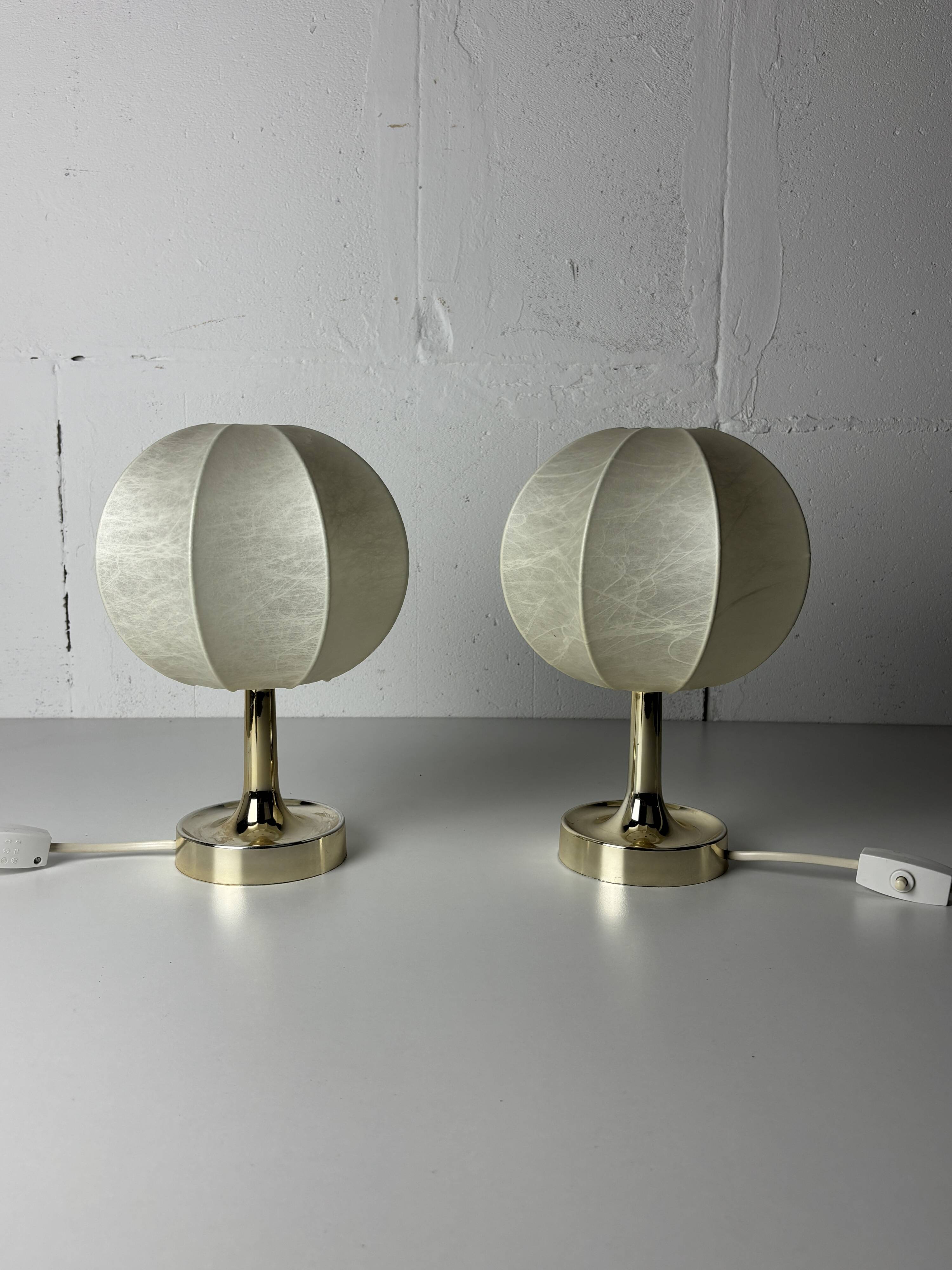 Paire de lampes de table ou de chevet cocon et laiton du milieu du siècle par Goldkant, années 1960