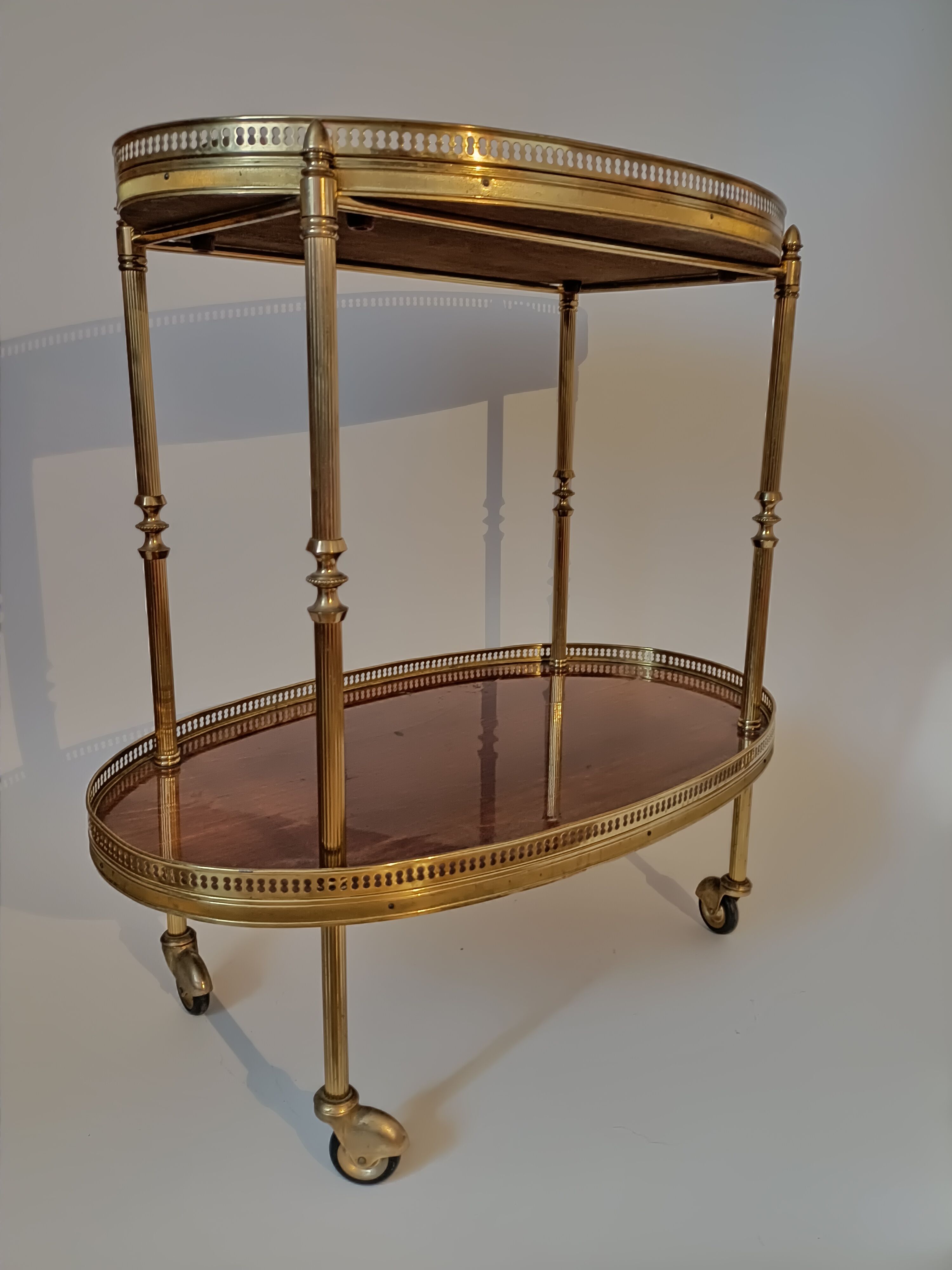 Rolling table dessert in golden brass and solid mahogany 1950/60