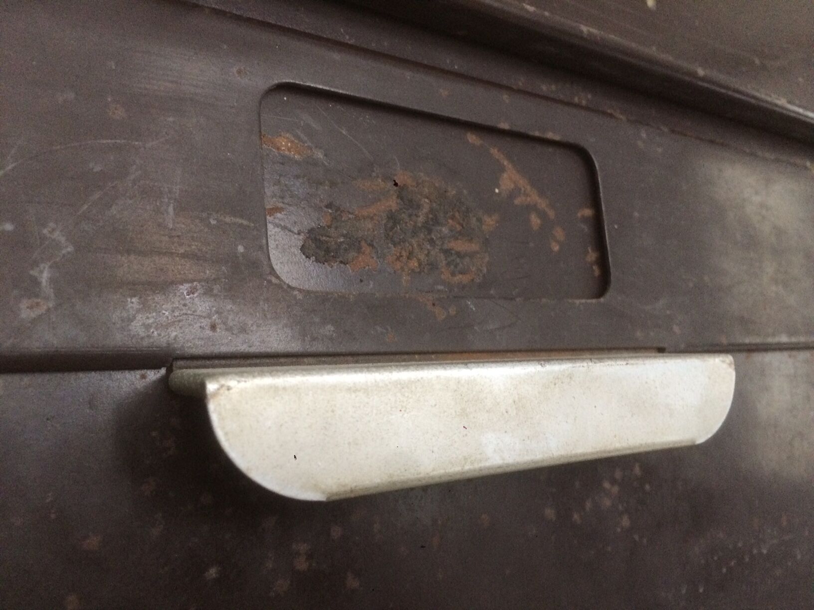 Brown vintage clamshell furniture