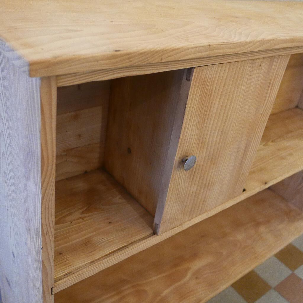 Bibliothèque en pin sablée
