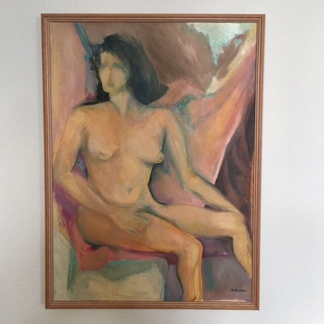 Female nude table