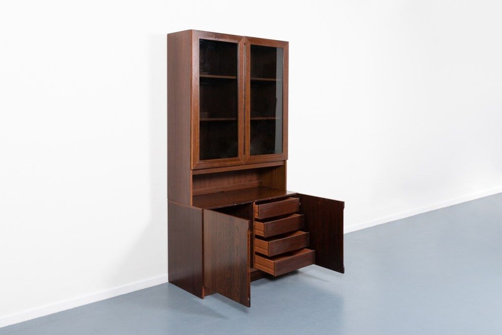 Armoire deux pièces en placage de noyer danois des années 1970