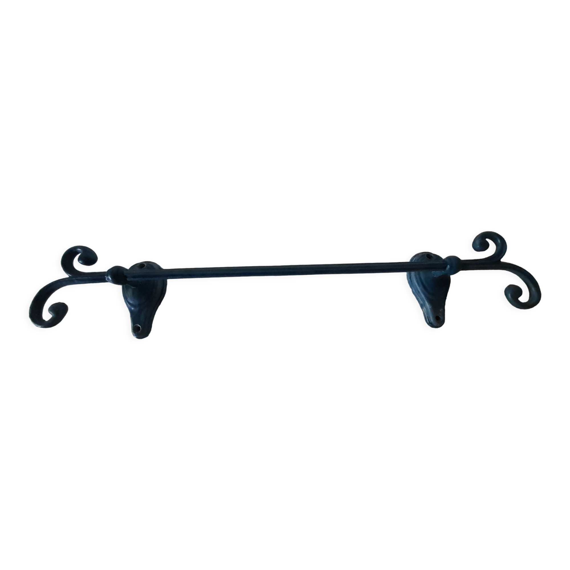 Wall-mounted towel rack