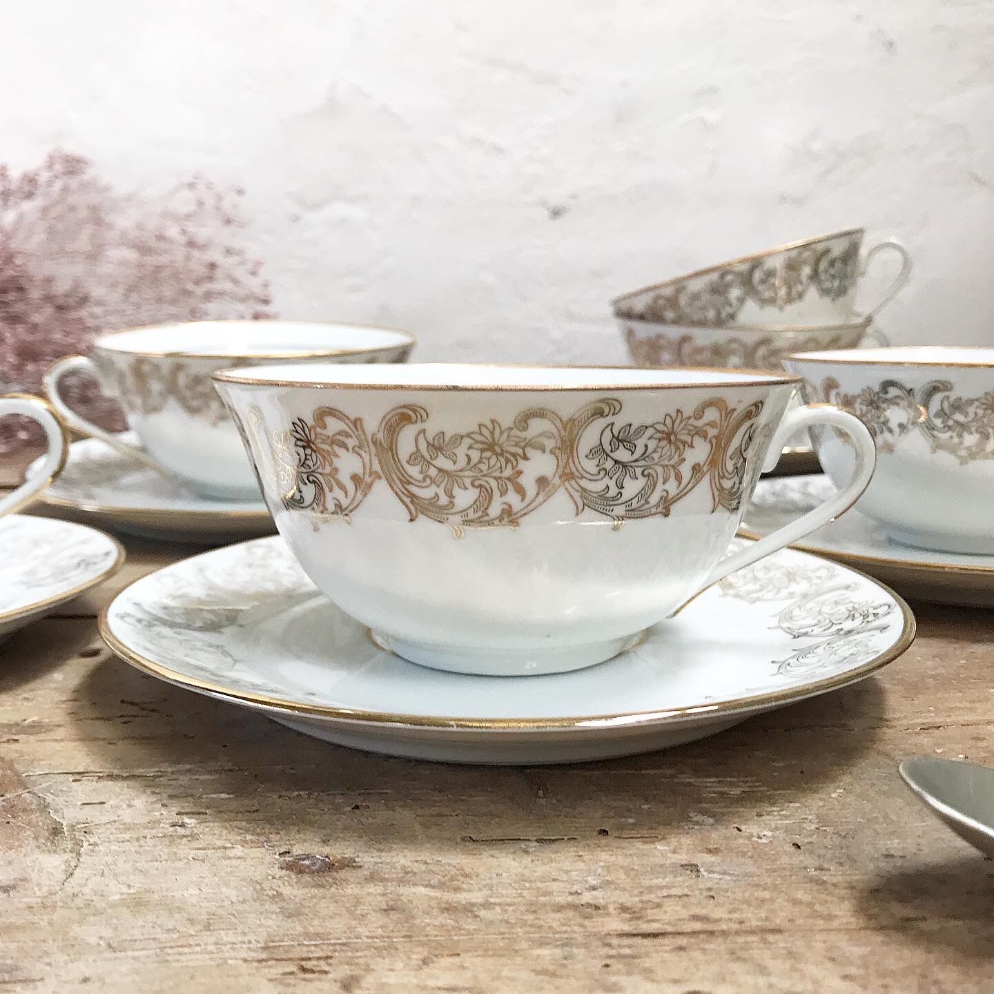 Pair of fine porcelain tea cups