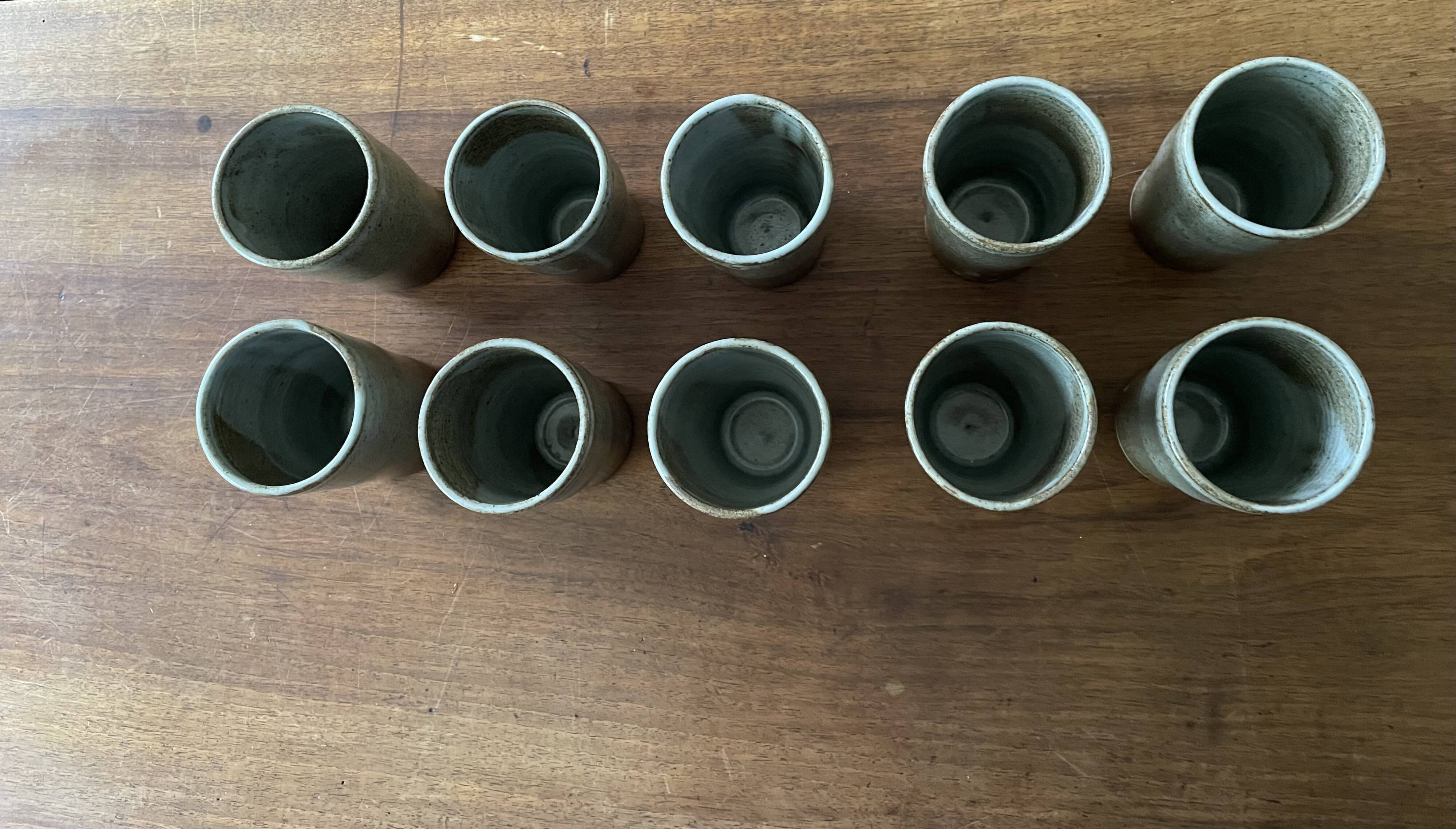 Mugs en grès émaillé vintage